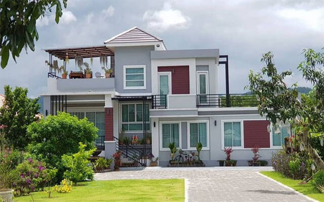 2 storey house with roof deck